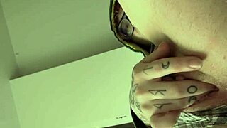 In the early morning, this transsexual enjoys jerking off on her pussy