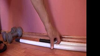 Blonde zwangere babe geniet van harde lul in geil verhaal