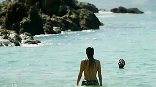 Hey, check out Regina Blandón's appearance with pezón moment in Como Novio de Pueblo from 2019.