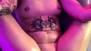 hey, check this tattooed nerd girl full of energy