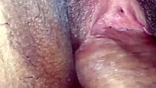 เธออมควยแล้วเลียหีก่อนจะแหกหีเย็ดจน creampie ใน pussy เปียกแน่น 😏