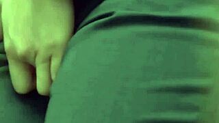 Asian Teen 18+ Masturbates