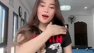 Titstoker Girl With Big Boobs Exposed!