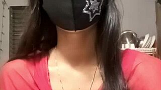 Indian Girl Performs In Live Sex Video