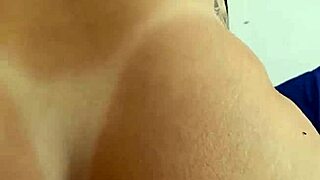 gosto que me fode arregaçando o meu cu assim 😈