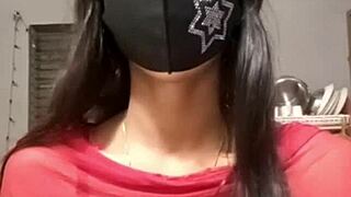 Indian Girl Performs In Live Sex Video