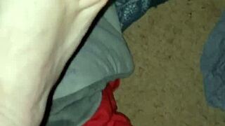 Casual foot fetish session turns into fucking chubby milf pussy with toe swallowing.