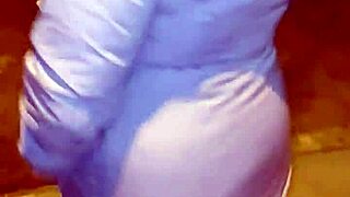 Madura Culona Walks in Street Wearing See-Through Leggings and Thong