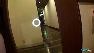 نزهة برية في شوارع خارجية تنتهي بعري عام مثير