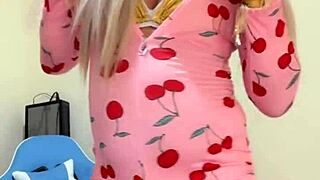 Are you ready for this linda ladyboy transexual with her rica y senxual crossdressing vibe?