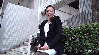 WEDDING HUNT Turns Into WILD BLOWJOB With Horny JAPANESE Mature SAKURAI MANAMI