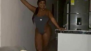 hermanastra caliente pierde apuesta y folla