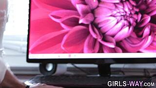 This milf lesbian babe tribs with a brunette in stockings! 🔥