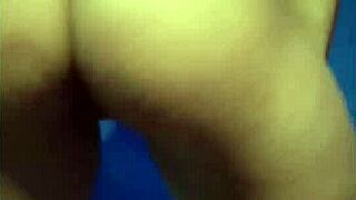 Lene deu a buceta na praça para estranhos e deixou gozar dentro e tomou a porra farta do negrão que a comeu até a última gota