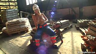 Shelby moon's huge natural boobs get playful at work