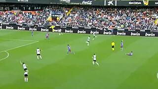 What was the highlight of Valencia CF facing FC Barcelona in that intense 2-4 match?