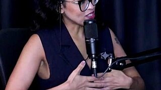 Um cliente desmaiou e teve que fazer os primeiros socorros e as coisas bizarras que pediram foi - kali kalifa dominatrix watch on sheer red