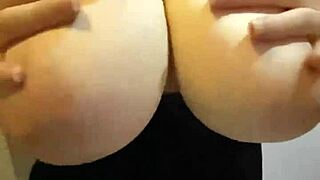 Horny hijab neighbor sneaks into parking lot for hidden homemade fucking session