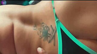 can this peituda give a pussy beating that makes the novinho fall in love with her big natural tits