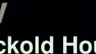 essa casada novinha adora foder com vários caras escondida do marido corno, montando e gemendo alto em lingerie