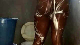 Naijahomemadepussy feels so refreshed after her curvy morning shower in this homemade solo video.