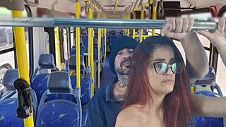 estudante encoxada dentro do onibus lotado