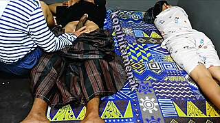 Amateur Arab Asian Wife and Girlfriend Give Blowjob Handjob to Friend in Indonesian Homemade Group