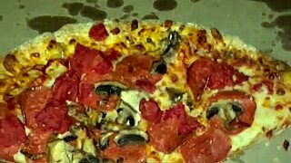 Craving Arabic teen's kinky food pussy play with ice cream?