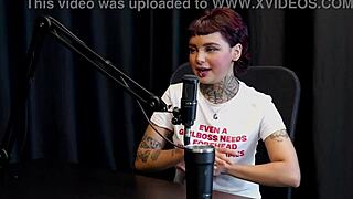 Hey, she was doing massages before work and got nervous thinking they'd take her ass in that tattoo suruba exposure - Annie Clementine on Sheer Red 😏