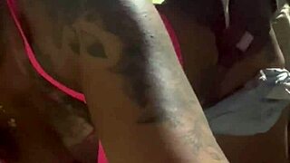 Negão pulled off the condom and creampied me right on the street 😈🍆