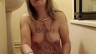 esclave f autoseance uro et ceinture spanking bondage outdoor