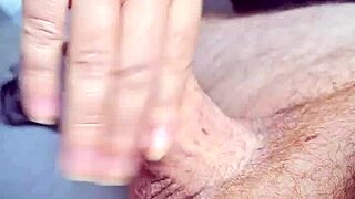 JAPANESE GIRLFRIEND PUMPS friend'S cock WITH HANDJOB