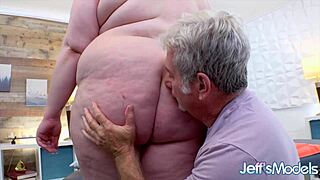 Fleshy BBW Lacie Smith Toys Curvy Pussy Massage