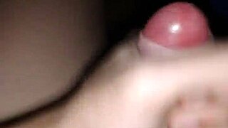 Watch her bang that wank into explosive group cumshot frenzy