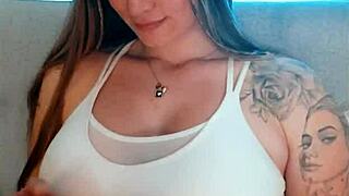 tattooed babe fingers herself crazy on webcam show