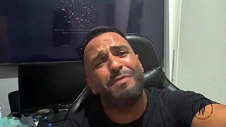 fodendo essas duas garotas pretas com meu pauzão 😈🍑💦 completo no red