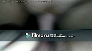 Haciéndole creampie a mi putita con la regla me vuelve loco de placer