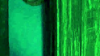 Petite 18+ Mona Blues ber stemfar om misjonær creampie