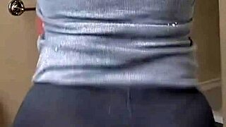 mexican latina teen big ass in tight leggings