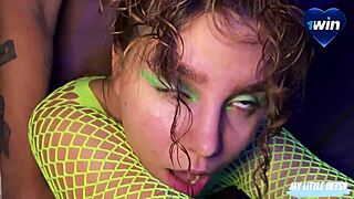 met this beauty at nightclub, fucked hard, came in mouth 😏