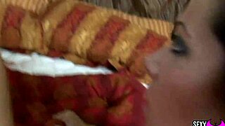 girl luvs gettin flirted wid den her fuckhole licked n pounded hard