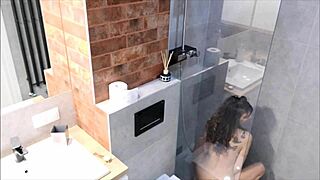 dwa prawdziwe orgazmy pod prysznicem czujesz to podniecenie?