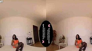 isabela chrystin masturbates solo in heels lingerie vr