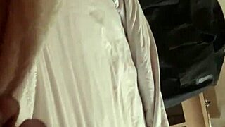 MI AMIGA ME CHUPA LA VERGA HARD!