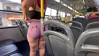 Levei minha empregada pro BUSÃO e ela SENTOU no meu pau loucamente