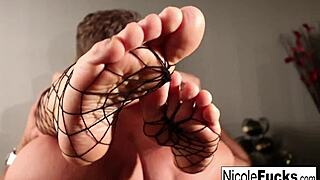 nicole aniston moans as fan worships her hot blonde feet