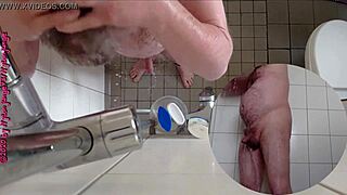 come piss hot in my shower