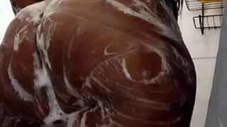 does naejae's hard shower pressure stroke hit her wet ebony spots right?