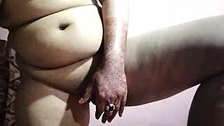 Devar pounds hot Indian bhabhi's huge natural tits for cash in homemade fuck