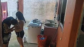 empregada viu meu pau ereto e n�o resistiu